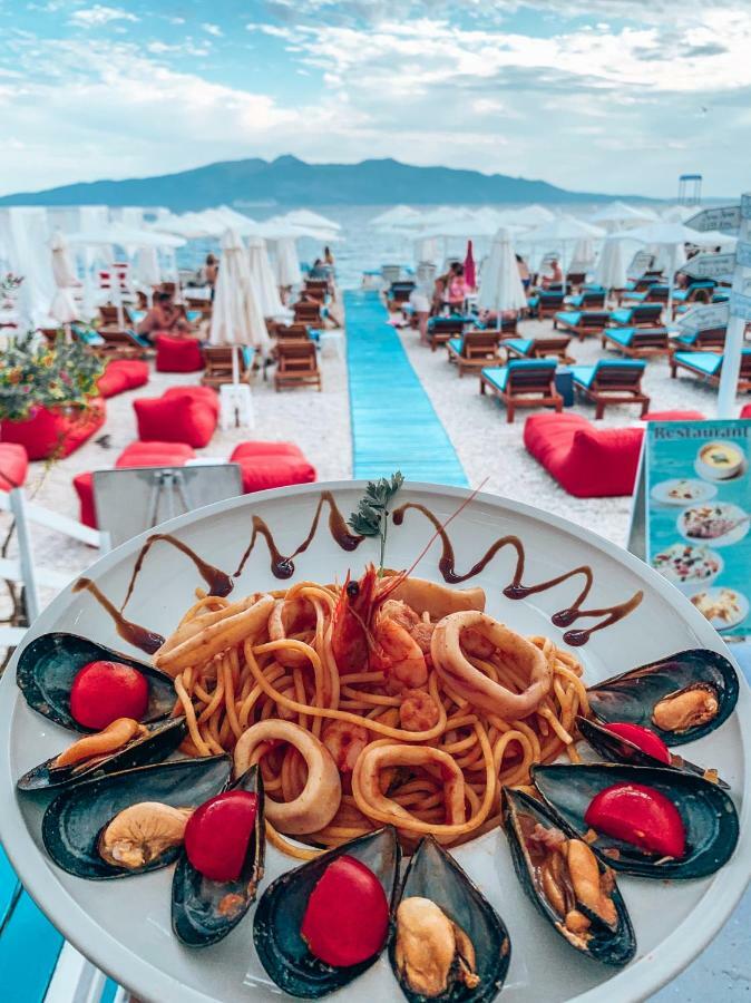 Cocktail & Dreams - Beach Hotel Sarandë Esterno foto